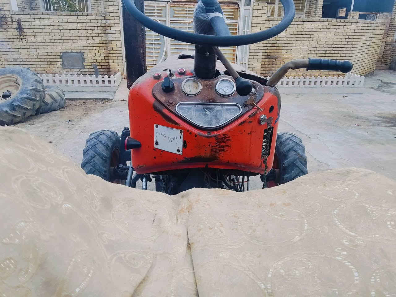 البيع عنتر موديل 90رقم وسنويه نضيفه جدا  عنوان ميسان طريق الكحلاء ***********
