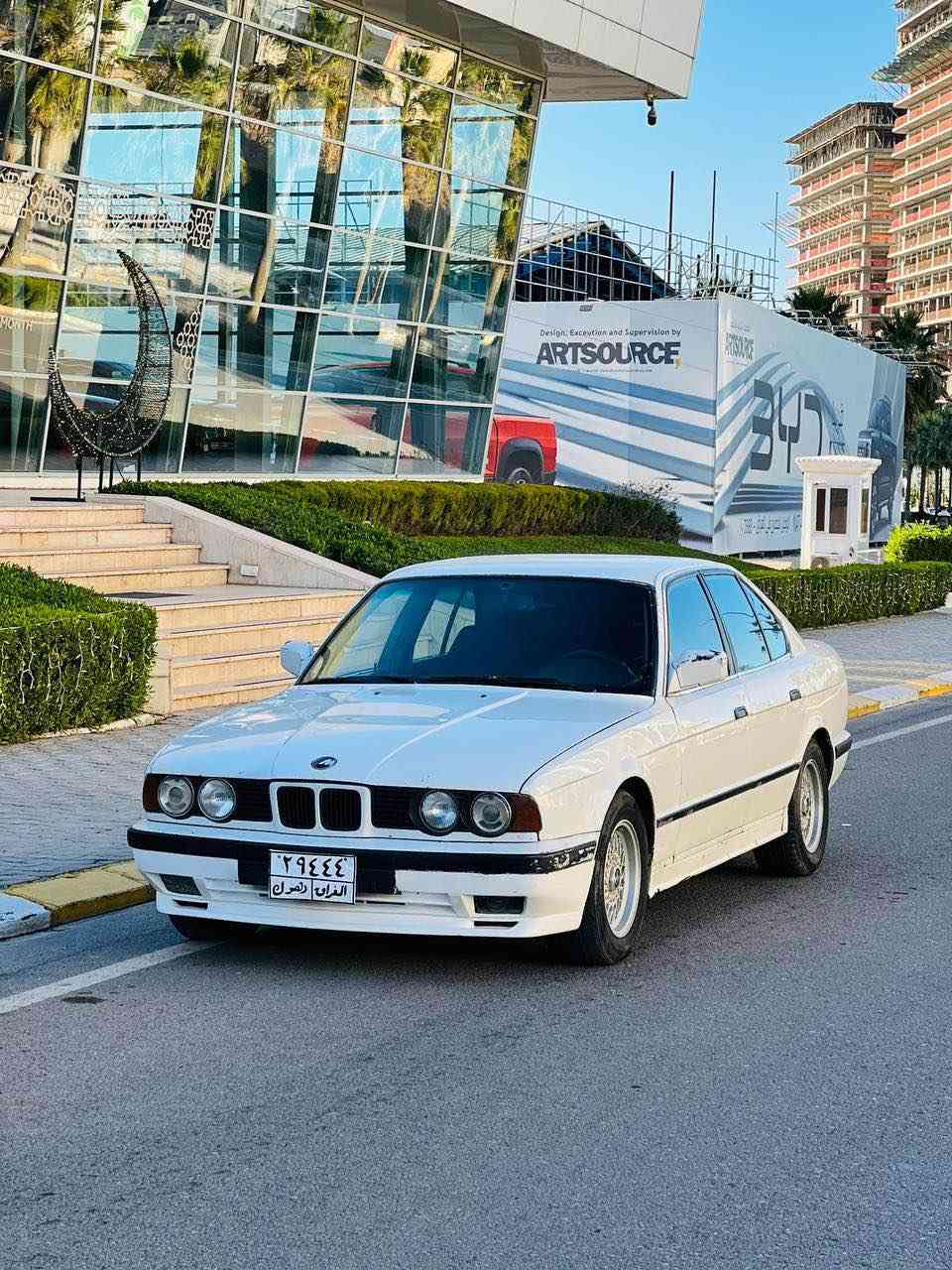 BMW /525
گێڕ ئۆتۆماتک .مەکینە کەپس .
مۆدێل 1991 کامل کراوە بە 1995 
مەکینەی 525  فەل لۆك لۆك
بەو شەرتەی سەوتی لە کەپس خۆشتر بێت
فوول مواسەفات بەس سڵایت نیە
سەیارەکە زۆر بەقەوەتە ماشاءالله 
قفل مەرکەزی
دوو جام کارەبای
هەیکەلی لەسەر دەقی شەریکە ماوە 
دەعامی پێش و پشتی M
پەردە بیلادی شەریکە
كارەبایی گێچ بەنزین حەماوە مەزبوت
هیچ سبوغی نیە پێش و دوای كەپسە سەیارەكە
پێشودوای تازە داگیراوە کامل بەشەرت
سەیارەکە زۆر جوان ماوەتەوە
کارەبای کامل مەزبوت
سەیارەکە ئەوەلیاتە سەنەوی گیراوە وەصلی لەگەلە
سعر 30 وەرەقە و کەمێك مەجال
شوێن / هەولێر
بۆزانیای زیاتر نامە بنێرن لەخزمەت دام. أربيل, العراق


**إذا كنت صاحب هذا الإعلان وتريد حذفه لأي سبب، رجاءا أرسل رسالة إلى الدعم الفني**