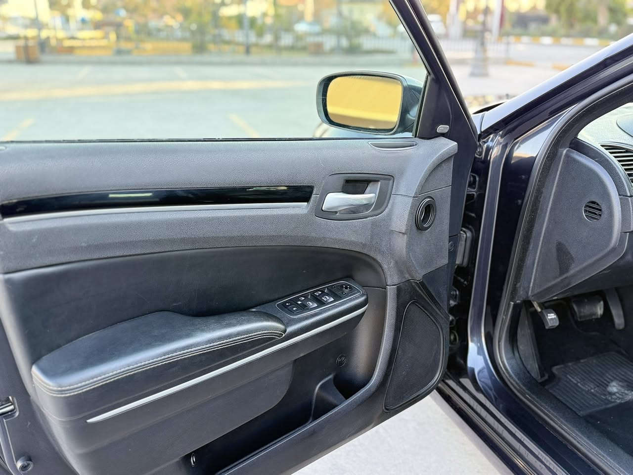 السلام عليكم اوباما S١٩  ماشيه ٥٦ الف ميل
بصمه 
تشغيل عن بعد 
كشنات هيتر 
مرايه وسط تعتيم اوتو 
مري الجانبيه هيتر 
شفتات ستيرن 
فول تحكم ستيرن 
ويل ٢٠ اس اصلي 
شاشه كار بلي 
كامره دواره 
تخم تاير وصدر جديد السياره متصرف عليه جاهزه
ستستم ايرباك دشبول ودركه  
صور الحادث وسونار جديد مرفق ويه المنشور 
مكانه بغداد الدوره او السيديه 
بيع فقط غير متواجد على الفيس 
*********** اخوكم ليث 
السعر ٢٣٠ ورقه بيه مجال شي بسيط
