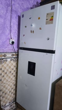 ثلاجه حجم كبير للبيع ب150 هذا رقمي 07890418222