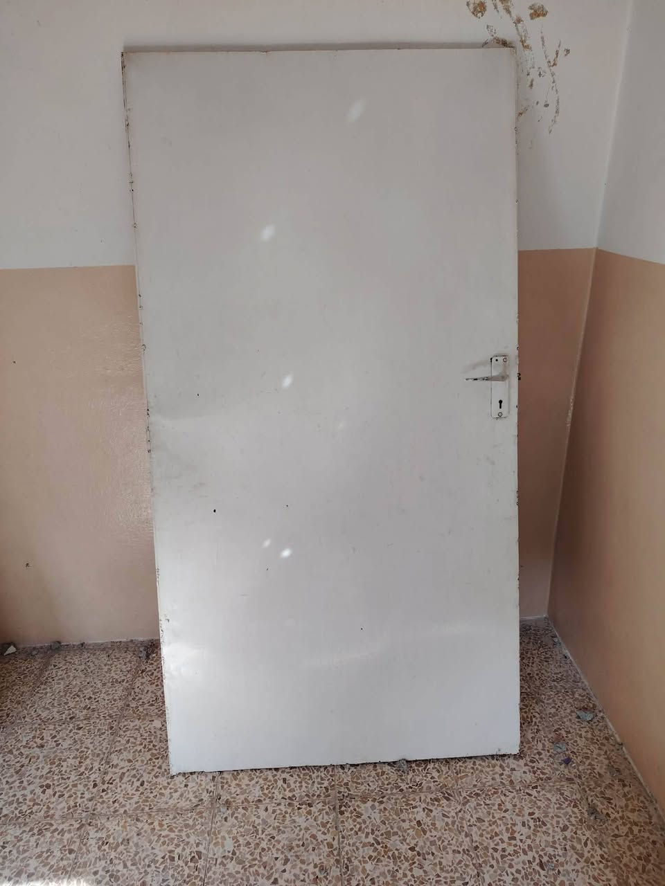 متاح شباك وباب بلاستك أبواب حديد اثنين التواصل مع صاحبهم ***********
