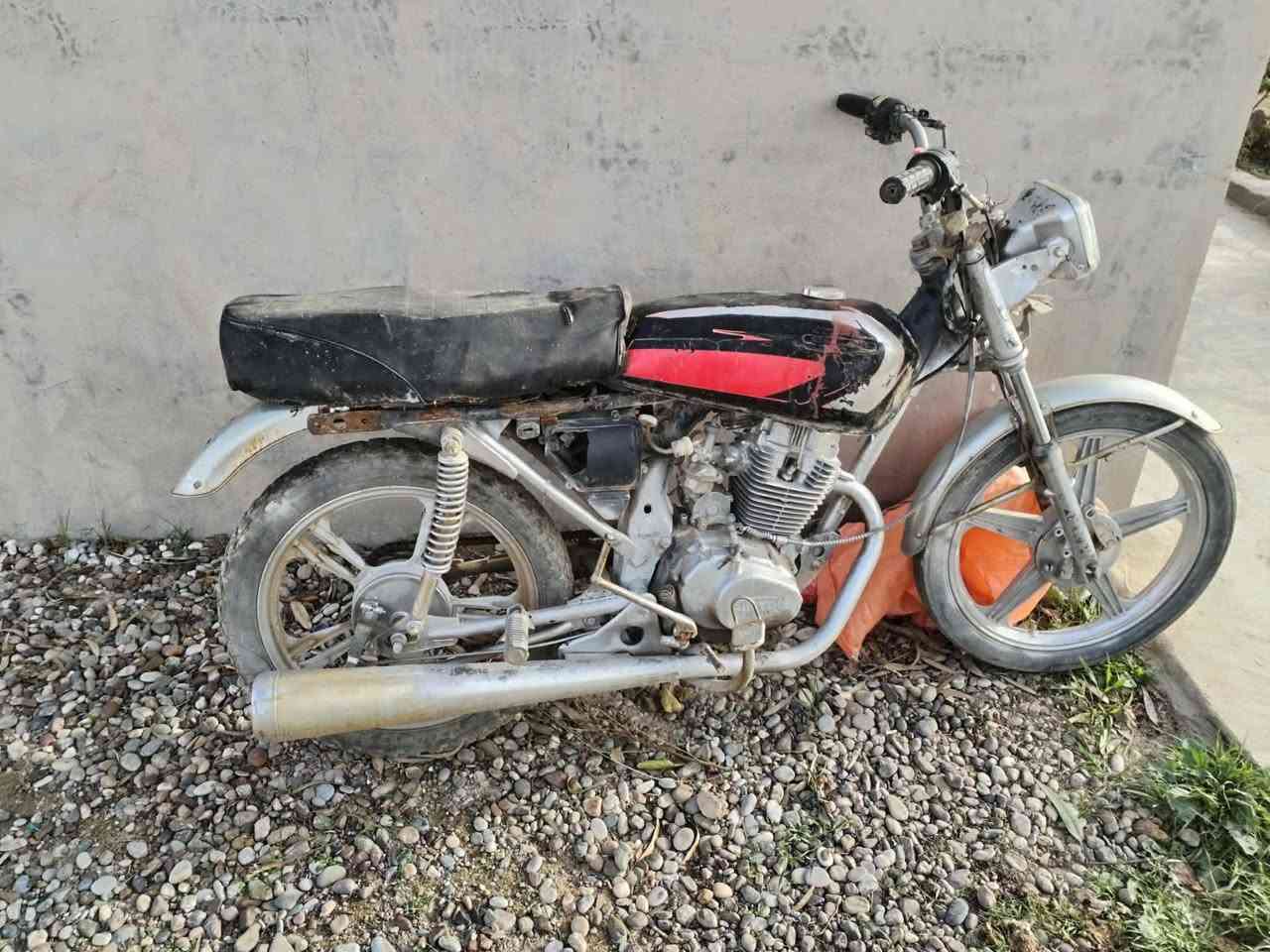 موطور شغال للبيع


**إذا كنت صاحب هذا الإعلان وتريد حذفه لأي سبب، رجاءا أرسل رسالة إلى الدعم الفني**