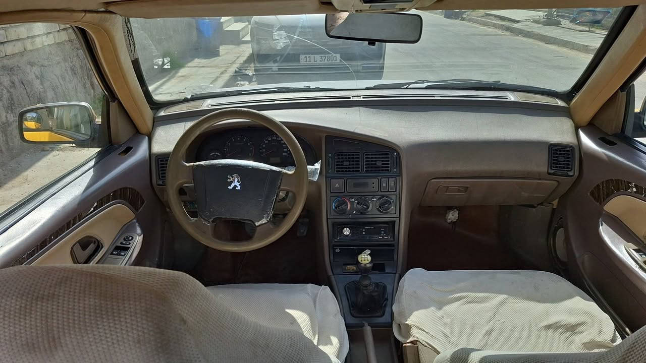 السلام عليكم للبيع سياره بيجو موديل 2016
رقم بغداد سنويه نافذه لسنه 2027  تحويل مباشر 
محرك وكير كفاله تدفئه تبريد شغال  بيها صبغ فقط جاملغ ايسر بدون دواخل  السياره جاهزه مكان السياره بغداد البلديات 
السعر 36 $  لاستفسار ***********
