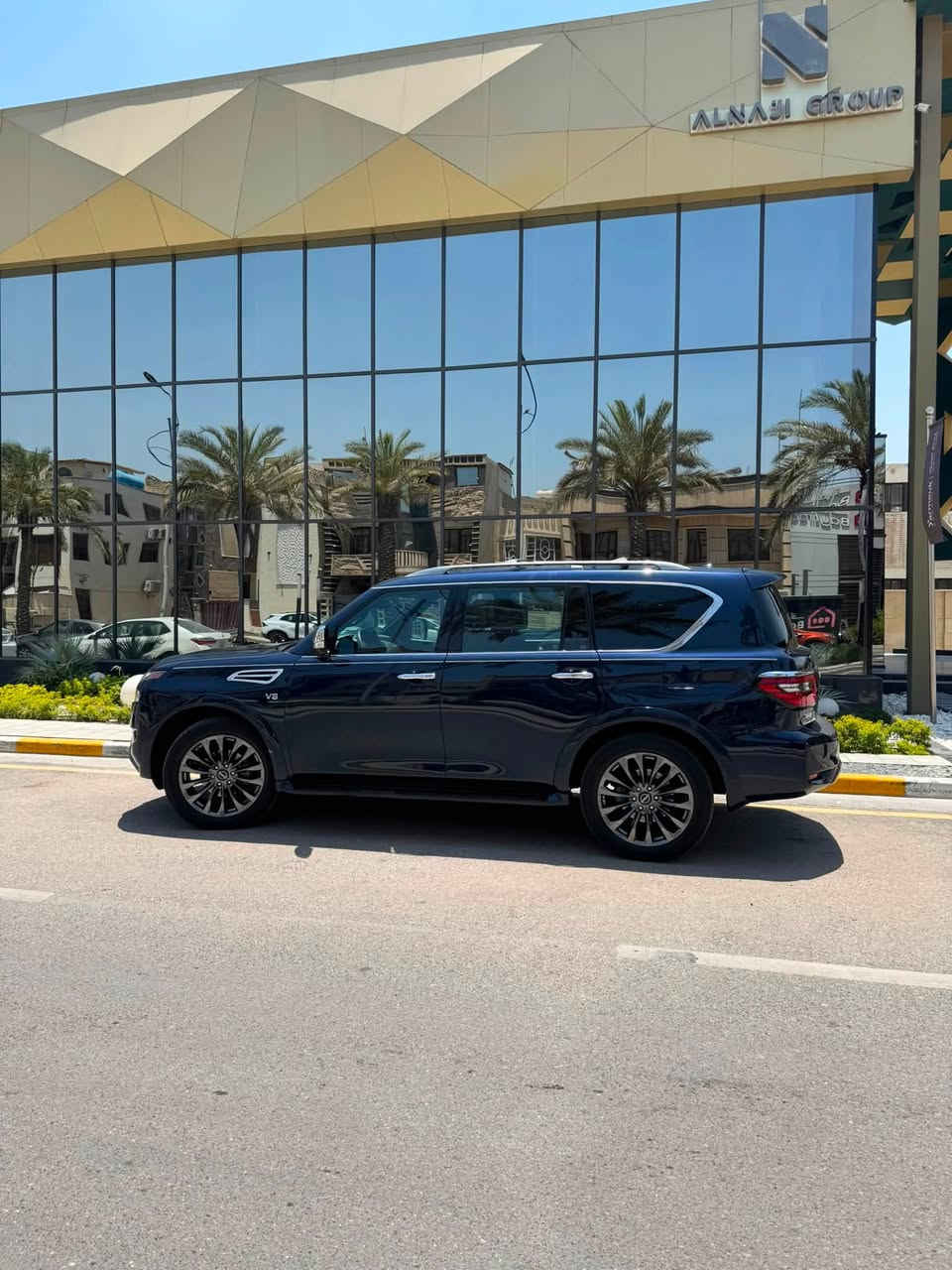للبيع نيسان أرمادا 2022 Limited
مواصفات الفول 1 / 1
* فئة: Limited
* محرك V8 سعة 5.6 لتر
* كير أوتوماتيك 7 سرعات
* نظام دفع رباعي (4WD)
* داخلية جلد فاخرة
* شاشة كبيرة مع Apple CarPlay وAndroid Auto
* كاميرات 360°
* حساسات أمامية وخلفية
* فتحة سقف
* تشغيل بصمة 
* مقاعد كهربائية
* مثبت سرعة
* إنارة LED
* جنوط ألمنيوم
*ماشيه 74 ألف

*الحادث فقط جاملغ خلفي

*السعر 370

✅ السيارة مغلفة بالكامل بطبقة حماية PPF 

للأستفسار  ***********
