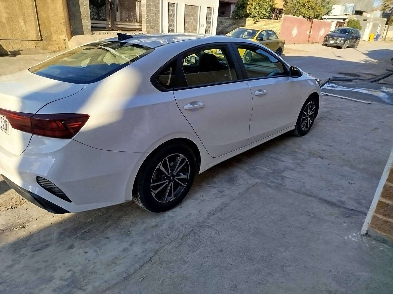 سلام عليكم ورحمه الله فورتي موديل 22للبيع رقم بغداد بسمي ماشيه 71 مكان السيارة بغداد حي اور السيارة كير أي تي المرغوب  الاتصال على الرقم *********** السعر 145اوبيه مجال قليل السيارة كامله وضع شركة صور الحادث بل منشور
