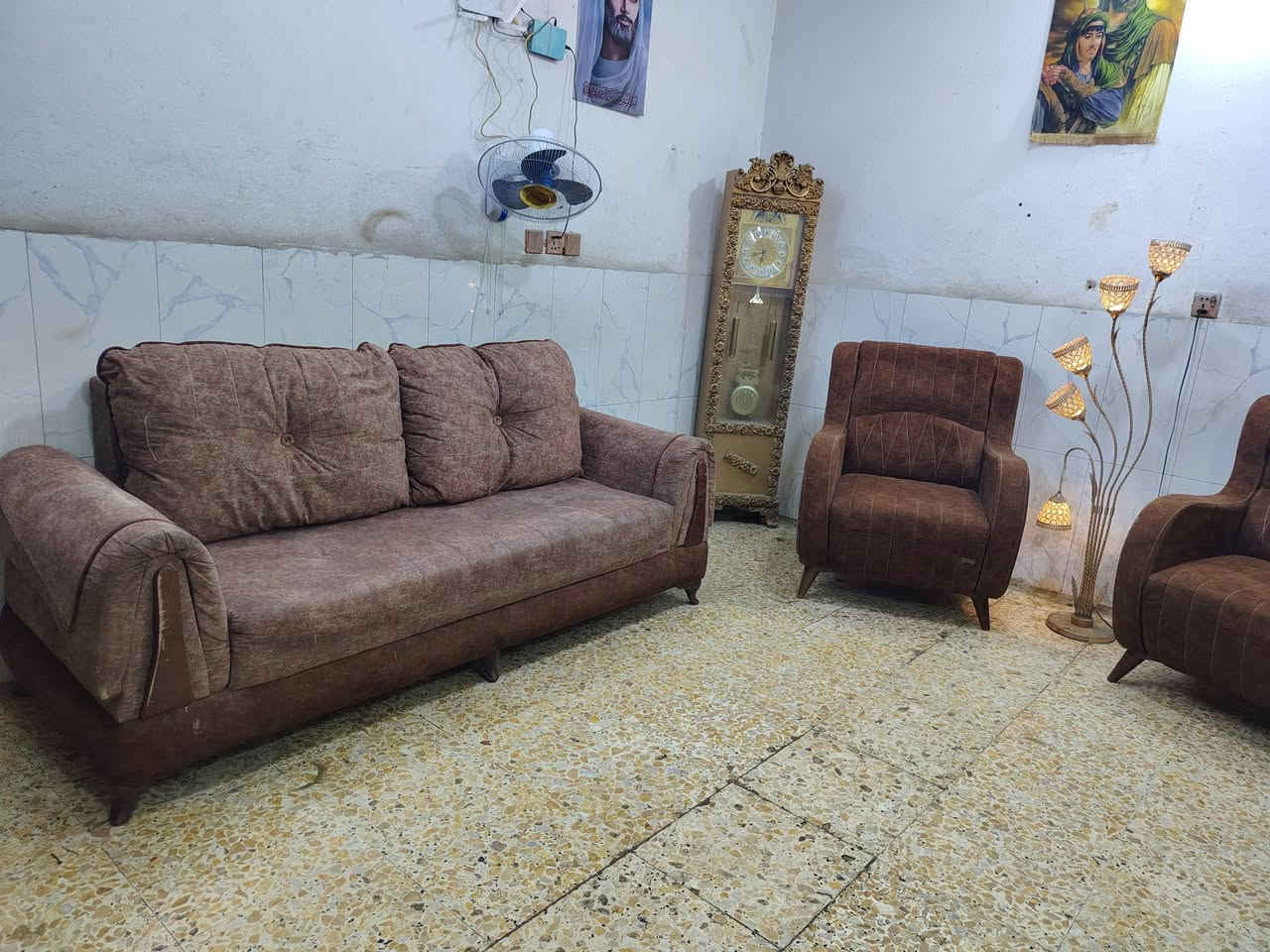 تخم تركي تكمه نظيف جدا 7مقاعد ب200الف وبي مجال المكان الوشاش *********** يوجد توصيل بكروة يوجد واتس اب
