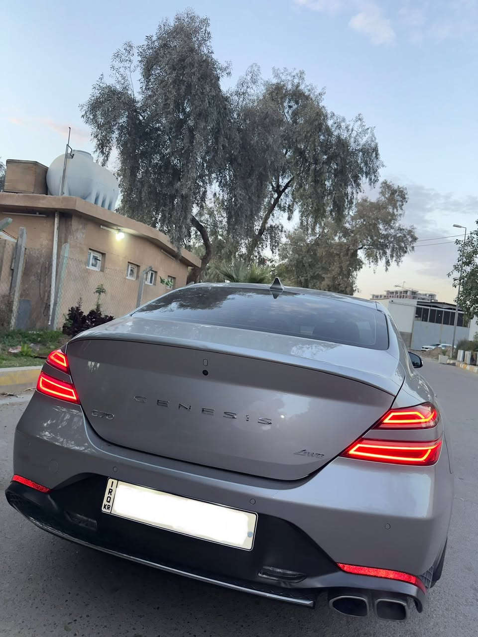 السلام عليكم انضف جنسزز 2023للبيع المواصفات السياره برستيج يعني تجي فول مواصفات بيه كتاب تضليل لمده سنه ويه السياره مكانه بغداد *********** 
ماشيه 22ميل 
1- بانوراما 3 طقات
2- كشنات كهرباء السائق والراكب
3- رادار أمامي جانبي خلفي ٢٦٠ درجه
4- شفتات بالستيرن
5- بريك تلقائي + تحذيرات صوتيه
6- تدفئة مرايا جانبية
7- كشنات أمامية تدفئة تبريد
8- بصمه و 4 ابواب بصمه
9- دبل جام بلادي
10- حساسات خلفية + أمامية
12- مري جانبية قلاب عند الرجوع للخلف + نقاط عمياء
13- هاند بريك بصمه + اوتو هولد
14- خاصية الصعود المريح للكشن + خزن ميموري للكشن
15- نظام صوت ليكسيكون 17 سماعة
16- علامة جينيسيس ضوئية عند الاقتراب
17- أنظمة قيادة نورمل وايكو وسبورت و سبورت بلس
18- ستيرن كهرباء
19- كير 8 نمر
20-السعر 245 
ملاحظة السياره احلى من الصور
صور الحادث مرفقه بالمنشور
