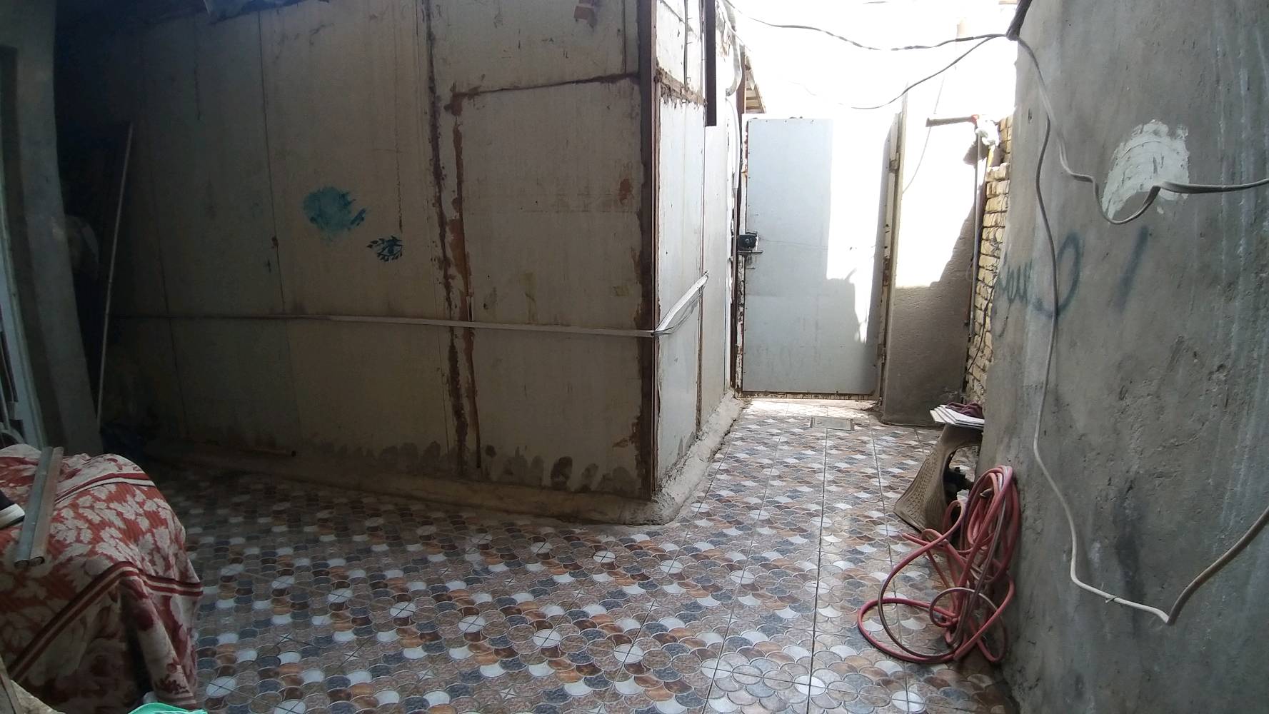 دار للبيع المساحة 200 متر المكان دور العمال قرب تارتان ليفربول للاستفسار الاتصال ***********