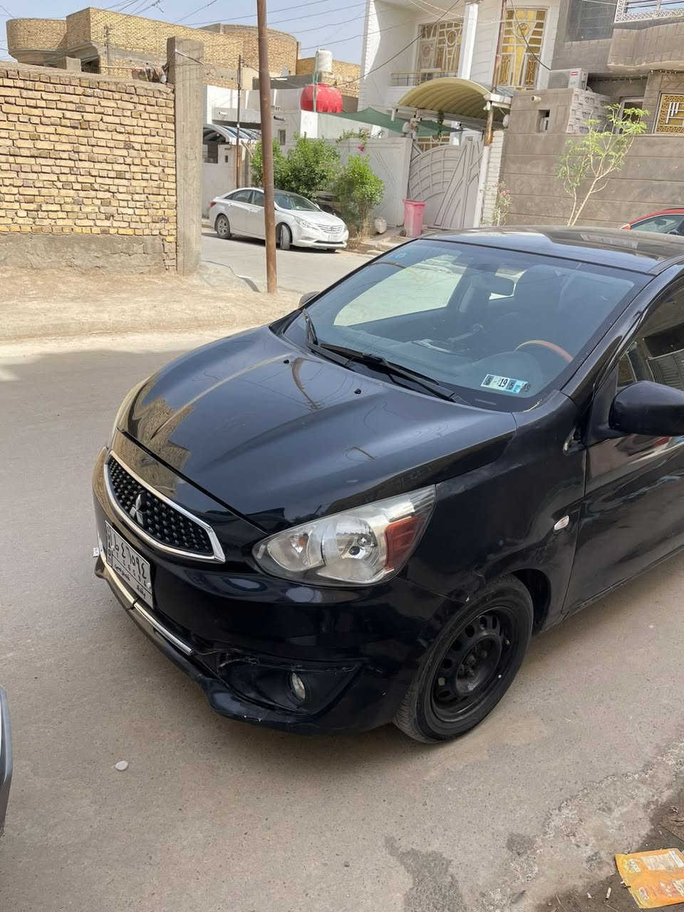 ميتسوبوشي ميراج ياباني 2017
وارد امريكي بيهه 3 قطع صبغ جاملغ وباب جهة السايق و باب خلفي عكس السايق بدون اي ضربه قويه بدون دواخل 
سياره اقتصاديه كلش و مال داخل محرك 1300 وبيهه نظام ايكو رقمهه بغداد بأسمي
شاشه كبيره تبريد تدفئه كله شغال ماشيه بس 50 الف  تخم تاير جديد باتري جديد دسكات جدد عوزهه حداديه سعر السياره 75 ورقه و بيهه مجال
رقم الشاصي ML32A3HJ0HH008149
المكان الناصريه مركز ***********

