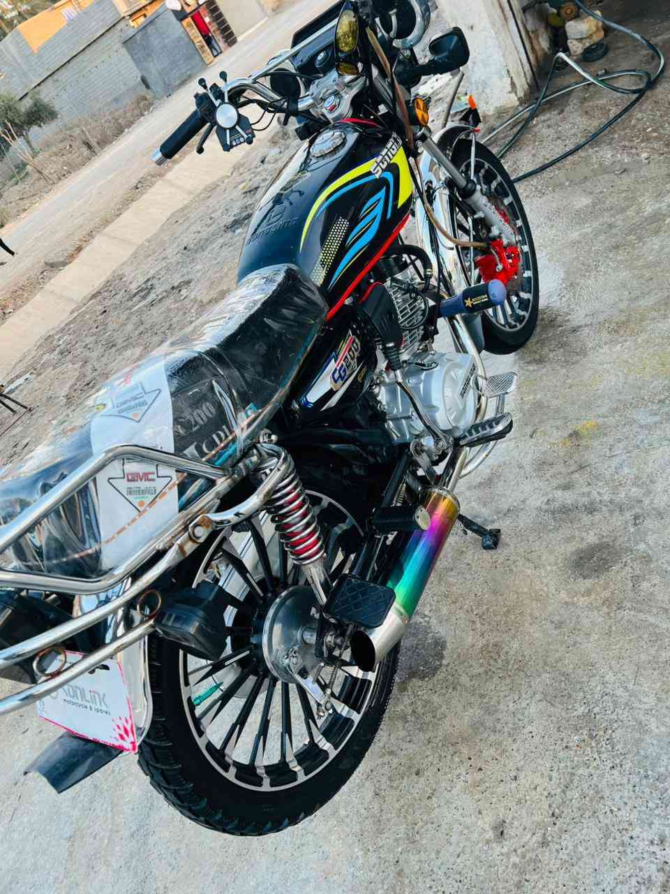 سيفان للبيع كله شغاله موديل 2025جديد صانصه رياضي بصمه شغاله مابيه ينقص شراي هاذا رقمي ***********عنوان ديالى طريق دلي عباس
