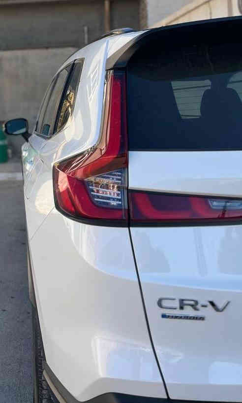 السلام عليكم 
عشاق الياباني.
للبيع 
هوندا  🄲-🅁-🅅.
موديل. 2024
_سبورت ..هايبرد+بانزين.. كشن كهرباء .. فتحه .. بصمه .. رادارات مواصفات السبورت معروفه
محرك 2.0 هايبرد 
فئة 🅂🄿🄾🅁🅃
مواصفات
فتحة
بصمة
كشن كهرباء
زنون 
شاشة 
وبيها هواية مواصفات 
ماشية. 19 كم
رقم بغداد مشروع وطني باسمي تحويل مباشر. 
حادثه موضح بالسونار صور السونار مرفقه
السعر. 21..$.وبيه مجال
مكان السياره فلوجه. 
***********
***********
***********
