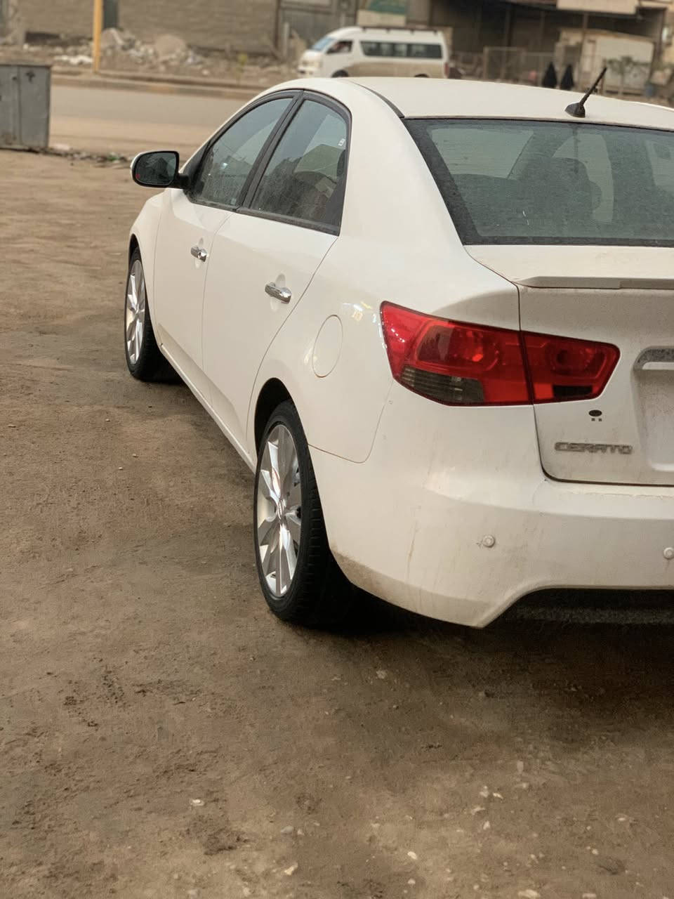 سيراتو 2011رقم اسلمانيه تحويل او وكاله 
السياره بيه صبغ دوسه او ربع من الدور مال الجاملغ او بارد بلباب بسيط غير هذا كله مكفول كير او مكينه كفاله لوك 
سنوية ما ساقطه بعدله 6اشهر او تسقط
عنوان السياره بابل
السعر 105 اوبيه مجال 
لتواصل ‭0781 083 5016‬
***********
غير متواجد على الفيسبوك
