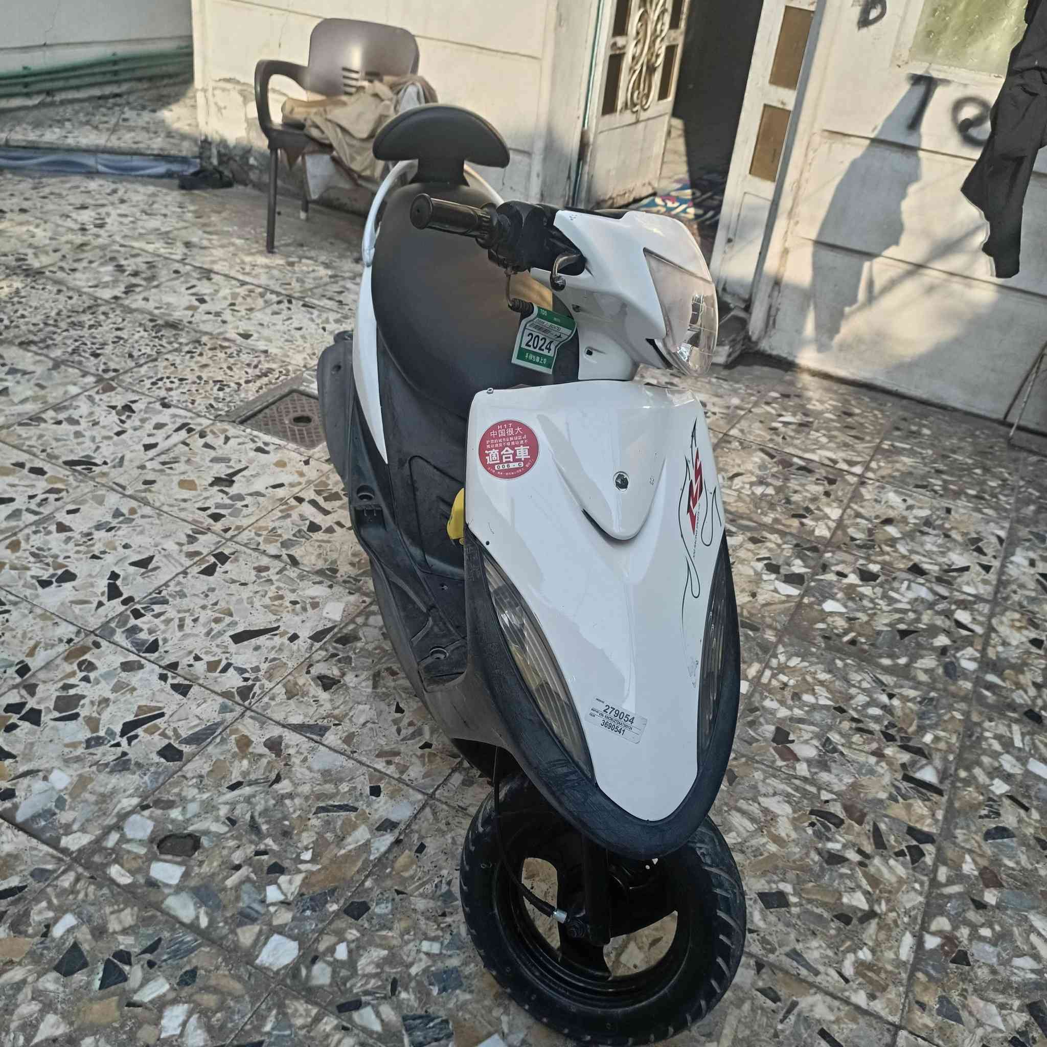 سلام عليكم
دراجة ماكس عدلة   🛵 للبيع
دراجة شلعه معدل كهربائيات كلهه شغاله 
دراجة جديدة  
أي نقص ما بيهة 
جيب فيتر وتعال افحص
السعر 650وبیه مجال قلیل 
العنوان بغداد فلكة حي النصر  الاستفسار الاتصال على الرقم 📞 ***********
