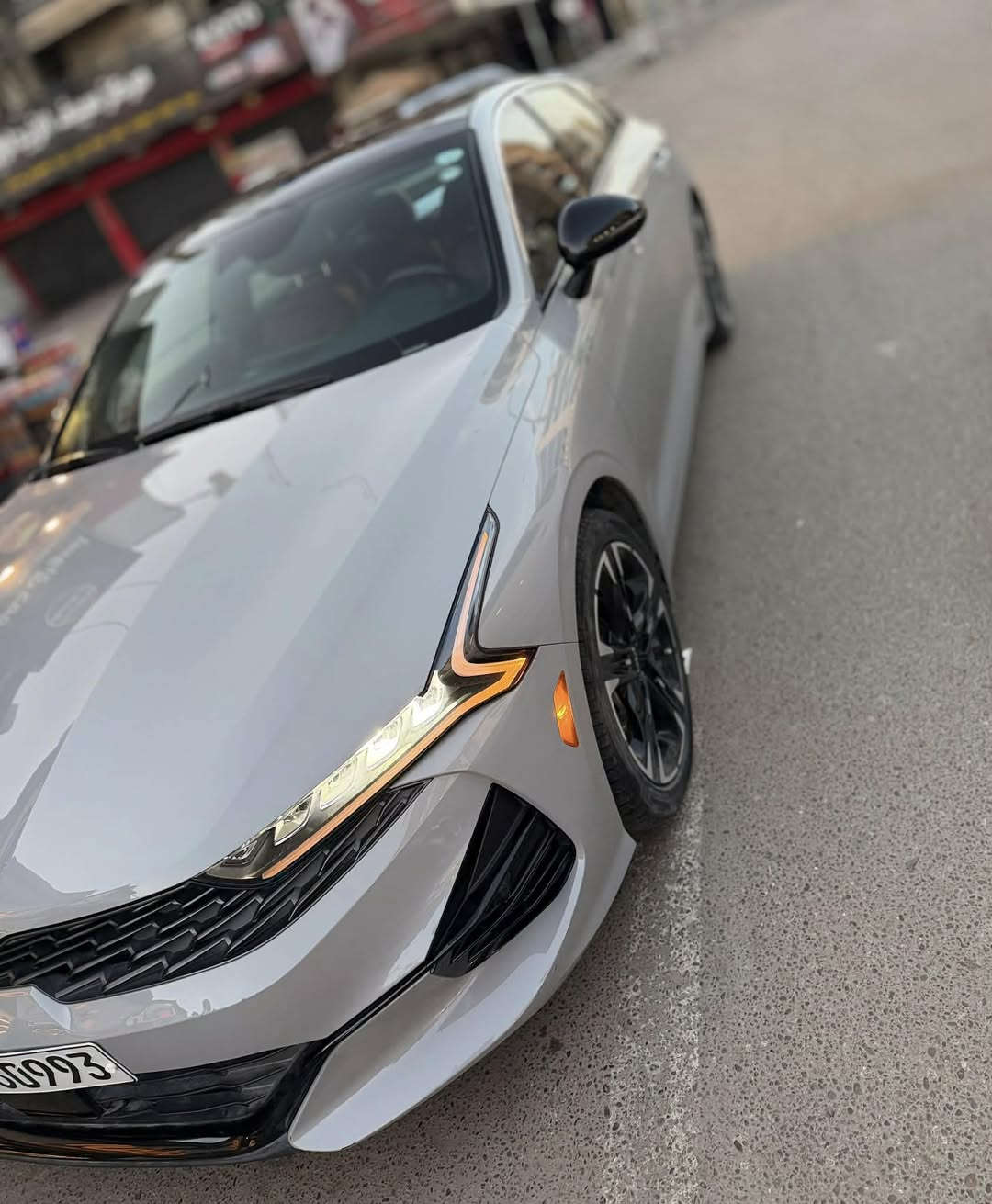 السلام عليكم
كي فايف جيتي لاين GTline (فول مواصفات) رقم شمالي تحويل او وكاله
موديل 2022
مكينة 1.6 تيربو 
لون اسمنتي المميز
داخل جلد احمر 
فتحة سقف بانوراما 
تشغيل بصمة + تشغيل عن بعد  + بصمه ابواب
تتميز بنظام صوتي فاخر
خمس انظمة قيادة
كرسي كهربائي 
شحن لاسلكي
كامره دوارة 
تحكمات

📍مواصفات 1/1 معروفة مواصفات الجيتي لاين

رادار - شاشة كبيرة لمس - استيرن حرف D 
- بانوراما - كاربلاي - شاحن لاسلكي 

السيارة ماشية ( 31 الف ميل )
***********
مكاني الاعظميه
