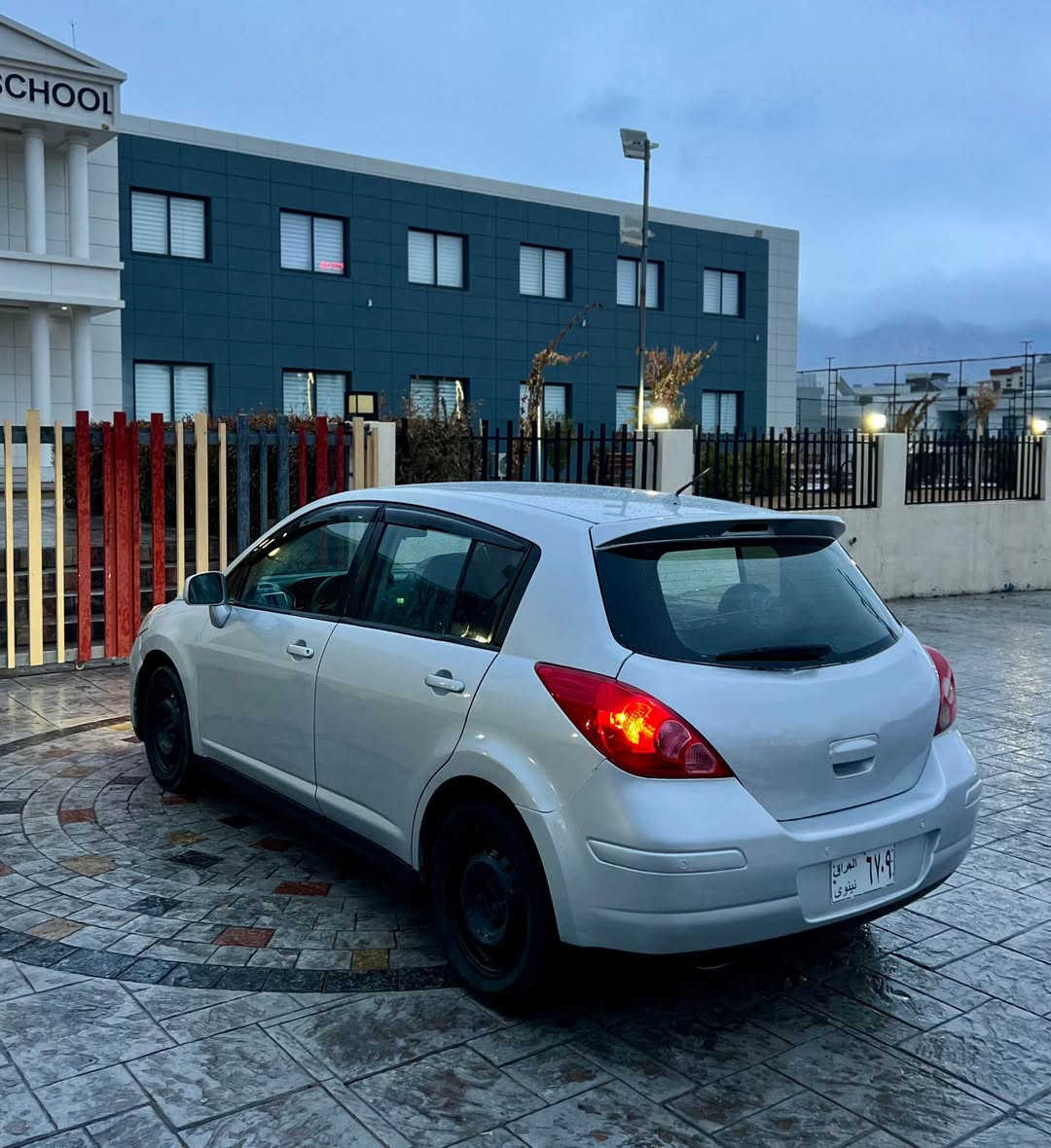 بسم الله الرحمن الرحيم(***********)
Nissan Versa 2008 حلوج بێ رەقەم 
نیسان ڤێرسا ٢٠٠٨ ساغە سەیارەکە
موس و براوە نییە بەشەرت پشت و ناودەرگاکانی کەپسە
پێشەوەی لێدرانی هەیە سەرەدەبل و شانسی نەگرتووە
کامل پەمپم کردووە لەسەر کاڵبوونەوە زۆر جوانە سەیارەکە
جام کارەباییە ئاوینە کارەباییە بلاجکتۆرە 
تەبرید سارد و گەرم بەشەرت گێر و مەکینەی بەشەرت
مەکینە ٢٠ گێر و مەکینەی ئەوروپی بیلادی تازە بۆ بەستراوە
زۆر جوان و بێ مەسرەفە بەنزین هەر ناخوات 
سعری ٤٨ کەمێک مەجالە شوێن ڕانیە 
*********** ڤایبەر و واتسئاپی لەسەرە رانية, السليمانية
