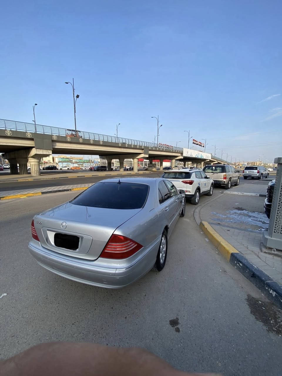 مارسدس غواص 2001 اصل رقم بصره الدولي ب اسمي تحويل مباشر مكينه 8 سلندر جاهزه مكينه كير تبريد حداده ما بيها نقص فول مواصفات مواصفاتها معروفه ما يحتاج اذكرها مكاني بصره 110 بيها مجال قليل للشراي 
***********
