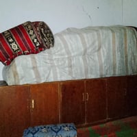 عندي بوفيه 3 مترات بس يرادلها تعديلات شويه  سعرها 60 وبيها مجال مكاني ...