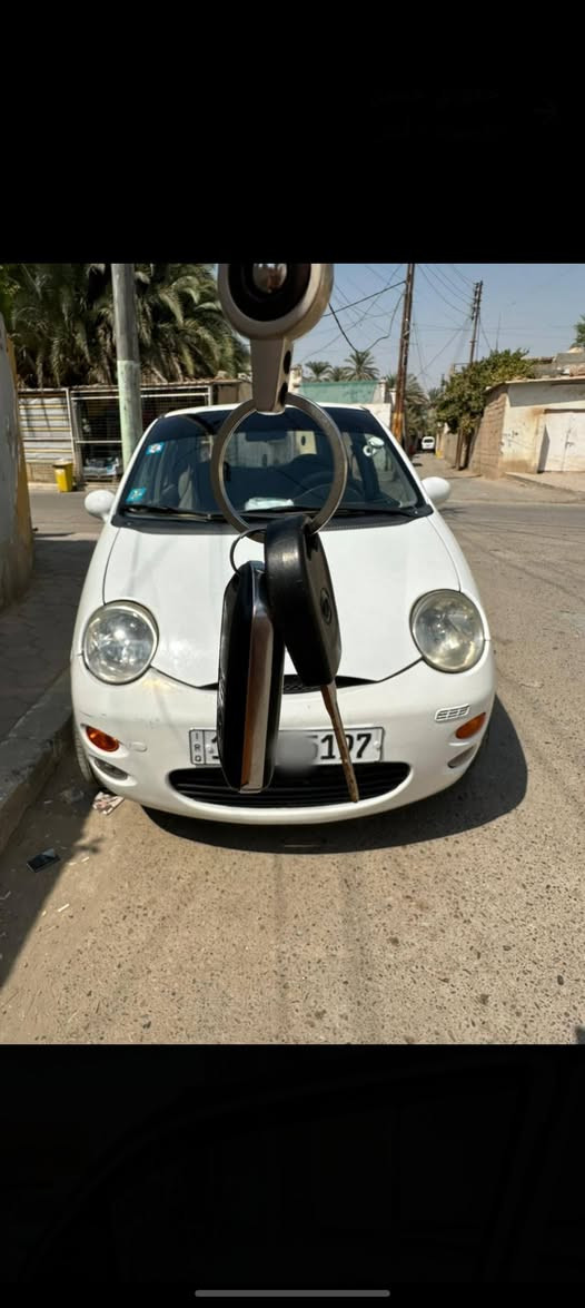 سلام عليكم كيو كيو للبيع  يا الله
موديل 13 
 بور ستيرن
رقم بغداد دولي نكليزي جديد
هزه جديده 
تحويل ثاني يوم 
كير مكينه كشر  مكفولات  خير من الله 
مكينه 4 سلندر   المرغوب 
كير عادي  5 نمر 
تبريد ثلج 
 داخل نضيف 
جميع الكهربائيات شغاله مابيها اي نقص 
لايت زينون عالي ناصي 
حداديه صدر نضيف خير من الله 
ستخدام بيت سياره كلش حلوه مناقصه شي 
العنوان بغداد 
سعر 33 مجال بسيط بيه 
هاتف  ***********
