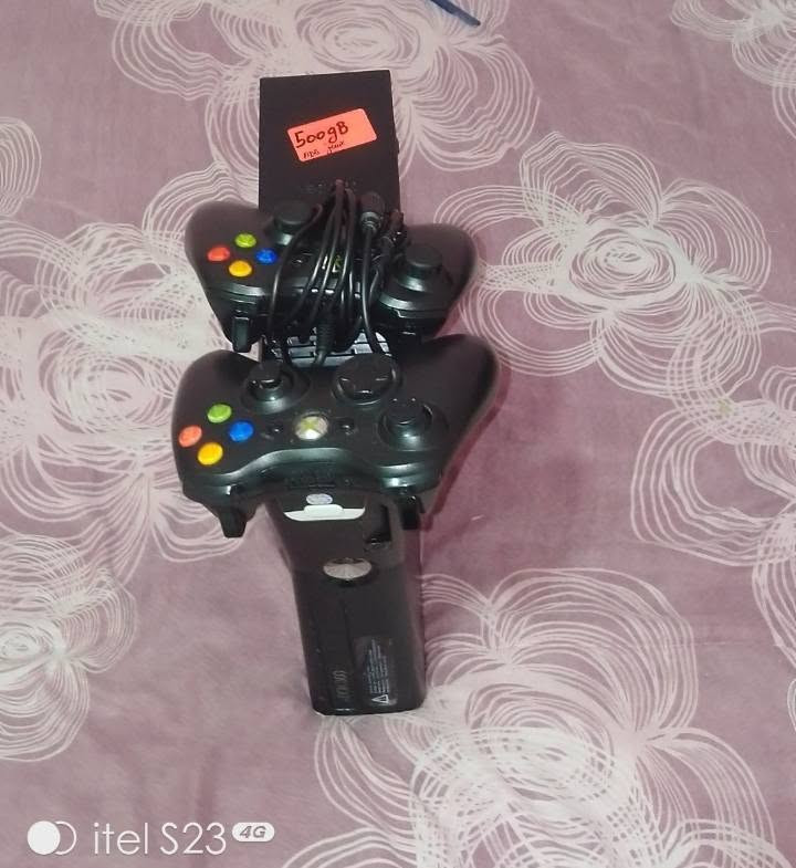 Xbox 360 slim
💪500 g ديسك دير 
2 مانيطات   🔥 🎮 🎮 
65 لعبة كامل شابين 💀 
مفلاشي و مڨليتشي 💖 
طرونسفو اوروجينال ❤️ 
ركب و العب كلش ريڨلو
توصيل غير متوفر المكان خنشلة 
نبيع برك خاوتي سعر زوج ملاين 300 كاين مساعد


**إذا كنت صاحب هذا الإعلان وتريد حذفه لأي سبب، رجاءا أرسل رسالة إلى الدعم الفني**