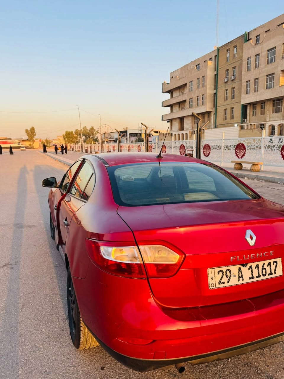 🚗 رينو فلونس 2013 ⚙️ محرك 1600 الاقتصادي المرغوب 🔄 كير AT أوتوماتيك
📢 للبيع أو المراوس 
✅ المحرك جديد، صارله تقريبًا أسبوع من شدّيته، وحاوية بالكارتون. ✅ الكير مكفول. ✅ منظومة تبريد كاملة جديدة. ✅ الحدادية كاملة جديدة. ✅ داينمو جديد. ✅ سلف جديد. ✅ منظومة بنزين جديدة. ✅ مشط ستيرن جديد. ✅ ويل رياضي أسود. ✅ هزة جديدة. ✅ منظومة زنون جديدة. ✅ شاشة CarPlay.
💯 السيارة ما بيها أي نقص، جاهزة للاخير، وعالفحص وين ما تحب تفحص.
🔢 الرقم إنكليزي التحويل بأي مكان يعجبك.
📄 السيارة باسمي، عنواني الديوانية - المركز، والتحويل ثاني يوم.
📸 السونار مالتها موجود بالصور.
💰 السعر: 65 وبيه مجال بسيط.
✨ كلشي موجود بالسوك وحسب النضافه ، والسيارة نظيفة وتعبان عليها كلش. للبيع او المراوس 
📞 ***********
📞 *********** ديوانية, القادسية
