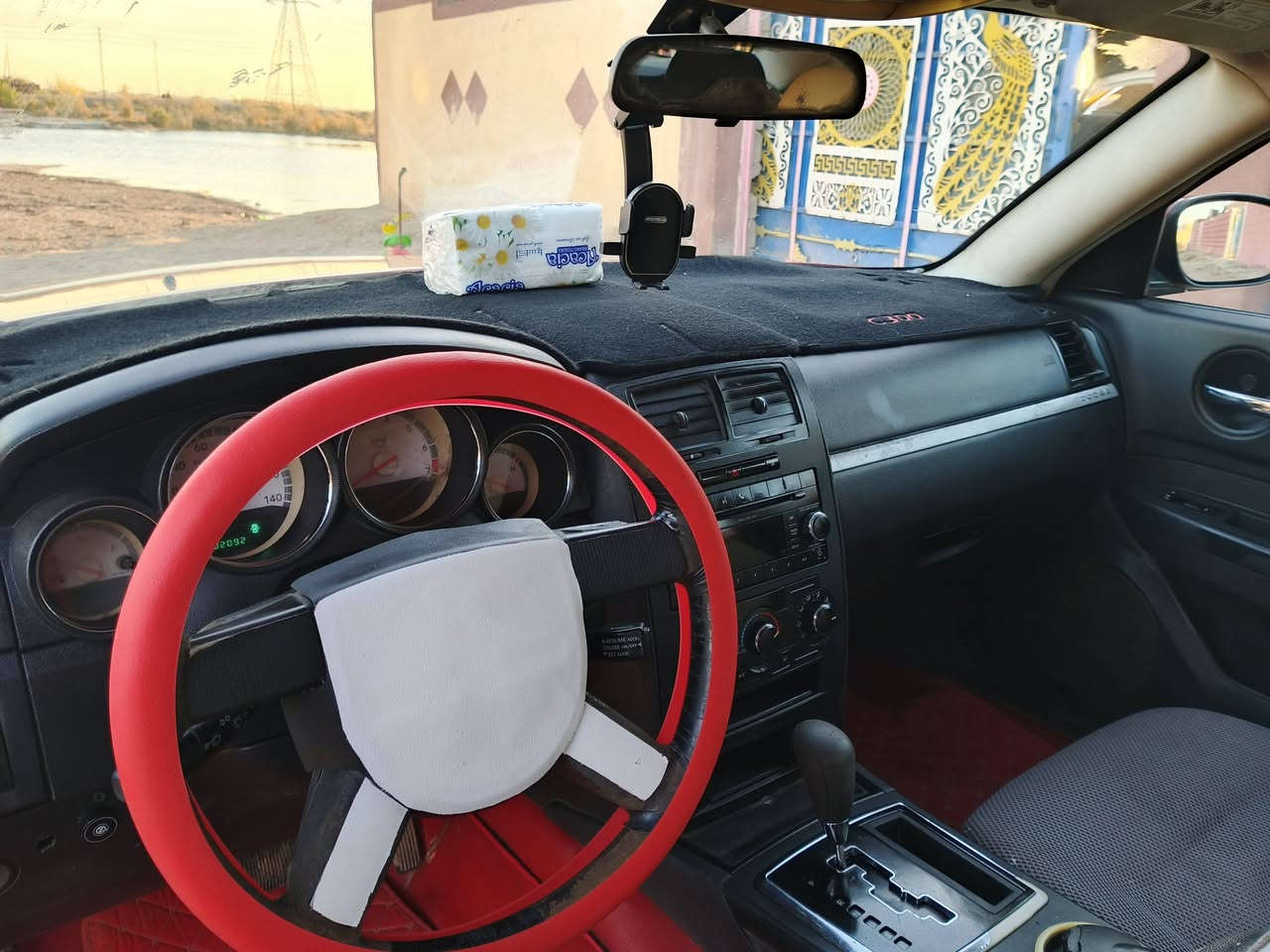 سلام وعليكم سياره تشارجر 10 طك سويج وطلع اربيل رقم بصره راعيها موجود تحويل ثاني يوم   سياره جاهزه من كل شيء كير مكينه حداده تبريد تدفئه بس القشر غير مقفول شوف العين المكان البصره القرنه السعر 85 وبيها مجال شيء قليل للعلم السياره بيها ضربه فخذه صفحه السائق الشراي يتفضل على الرقم رقم الهاتف واتساب فقط *********** وهذا بي اتصال على الخط ***********
