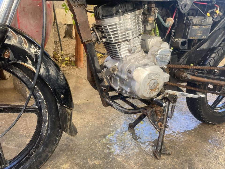 سلام عليكم دراجه بوكسر أمحور يراني 5كير ادراجه خير من لله نواقصه بس كهربئيات واليت إلمامي مكسوره الباغه ماته دراجهبيه خيط تبخير ريده 350 مكان الشعب سبع اقصور ***********
