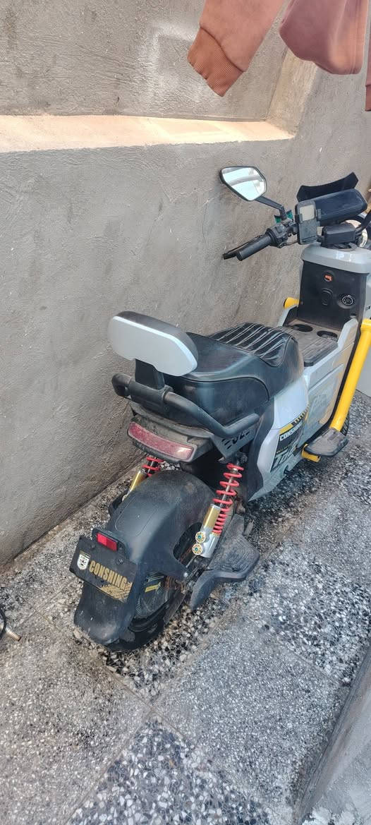 درجة 5 بطاريه كبيره ملف 2000 واط دراجه جديده رياضي حلوه   مكان بغداد تقاطع درويش ***********
