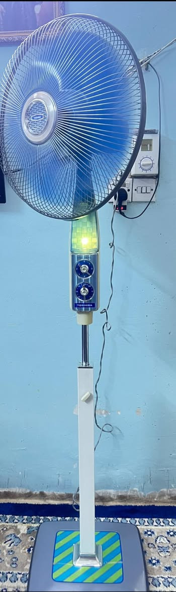 مروحة عمودية نظافة ٩٥ ٪؜ سعر ١٠٠ الف 
‭٠٧٧٦ ٥٩٩ ٢١١٦‬  
تواصل ويات ساب مكان بغداد ‬
