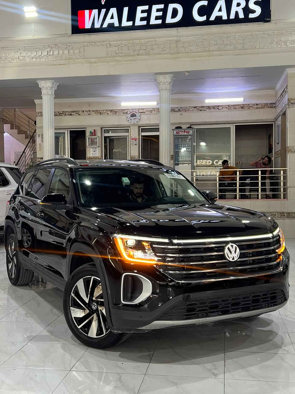 � للبيع | فولكس فاجن أطلس SE موديل 2025 🚙
✨ سيارة نظيفة جدًا وبحالة ممتازة، جاهزة للاستخدام ولا تحتاج أي مصروف.

✅ الموديل: 2025
✅ الفئة: SE
💰 السعر: 250 ورقة و مجال 
📍 ماشية : 12 ألف فقط.

🔹 الحالة:

* جاملغ واحد صبغ فقط.
* بدون ولا إيرباغ ضارب.
* الدواخل سليمة 100%.
* السيارة نظيفة جدًا.

أبرز المواصفات:

* محرك 2.0 تيربو قوي واقتصادي.
* قير أوتوماتيك 8 سرعات.
* دفع أمامي.
* 7 ركاب.
* تشغيل بصمة.
* تشغيل عن بُعد (Remote Start).
* كشن حار (تدفئة للمقاعد).
* مقاعد جلد.
* شاشة لمس كبيرة.
* Apple CarPlay و Android Auto لاسلكي.
* كاميرا خلفية.
* حساسات أمامية وخلفية.
* مراقبة النقطة العمياء (Blind Spot).
* تحذير مغادرة المسار.
* مثبت سرعة ذكي (راداري).
* باب خلفي كهربائي.
* ثلاث مناطق للتحكم بالمكيف.
* جنوط ألمنيوم.
* إنارة LED أمامية وخلفية.
* بدون فتحة بانوراما (حسب الطلب).

📞 للتواصل (اتصال أو واتساب):
***********

🔗 للانضمام إلى كروب الواتساب ومشاهدة أحدث السيارات أول بأول:
https://chat.whatsapp.com/EDt5rlTuPdfCvNySuhJZE1?s=hd&p=i&mlu=0

�
