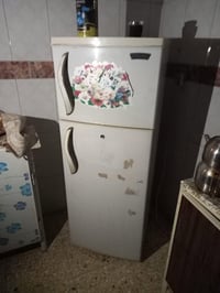 ثلاجة • للبيع