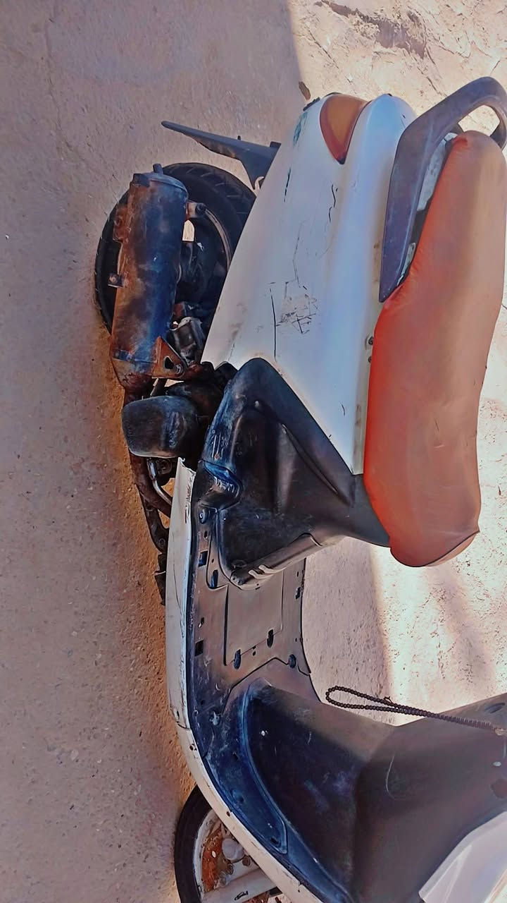 سلام عليكم
دراجه فراشه فحل للبيع
مجفته مره وحده لاتنقص ولاتبخر
نقص بس لايت امامي ونضيفه الدراجه
السعر 200وبيها مجال حك الجيه مكان جلبيه
قرب جامع شاكر هندس ***********
***********
