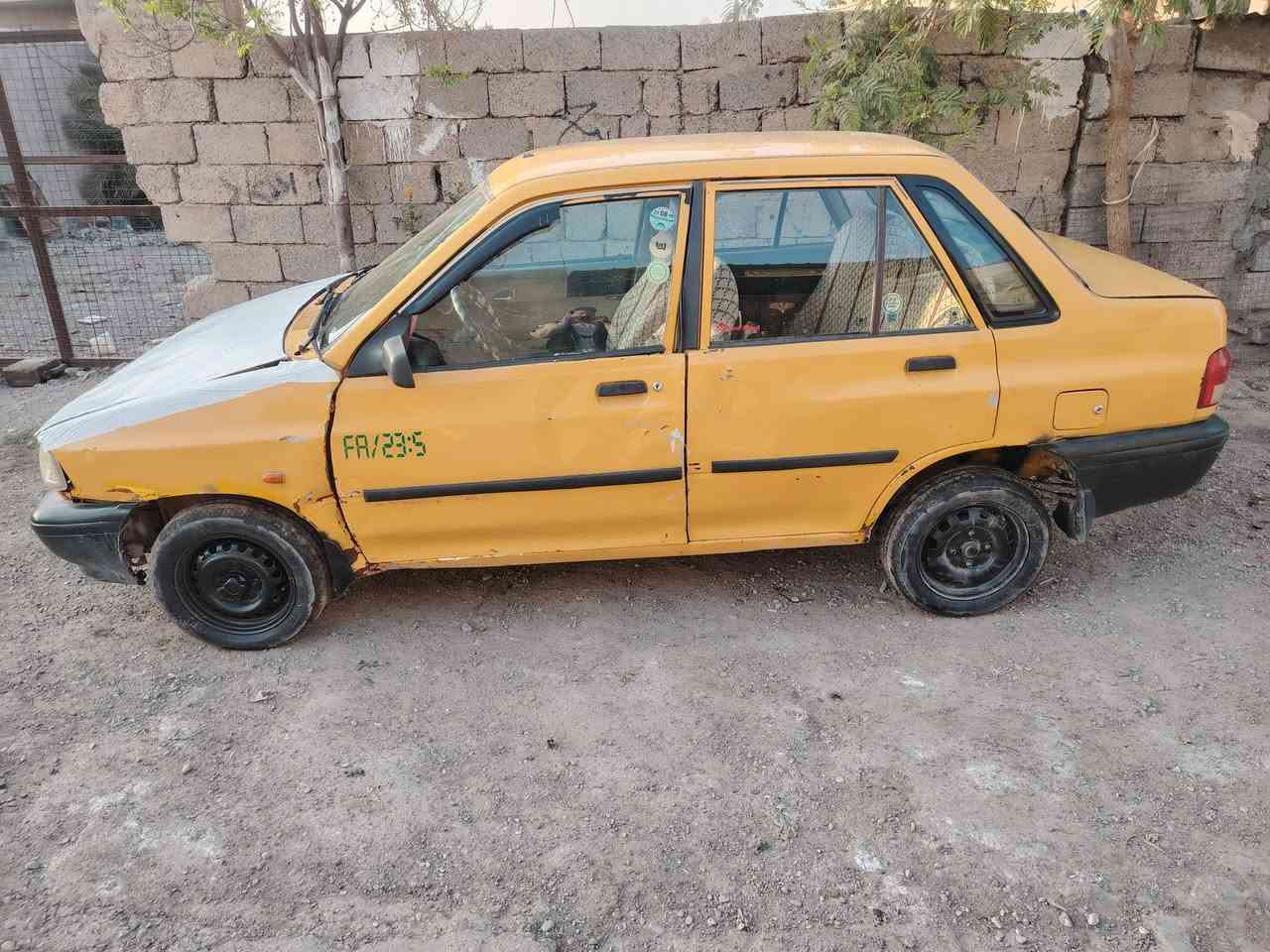 السلام عليكم سياره سايبه للبيع موديل 9 مابيها عيب كير و محرك اي عيب مابيهم سعر ب10 أوراق و بيها مجال بسيط شراي يخابر وتدلل *********** مكان طوز خورماتو
