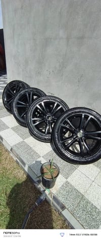 تخم تاير حجم الويل ١٨  18/45/235 للبيع  السعر ٤٠٠ دولار وبيهن مجال  رق...