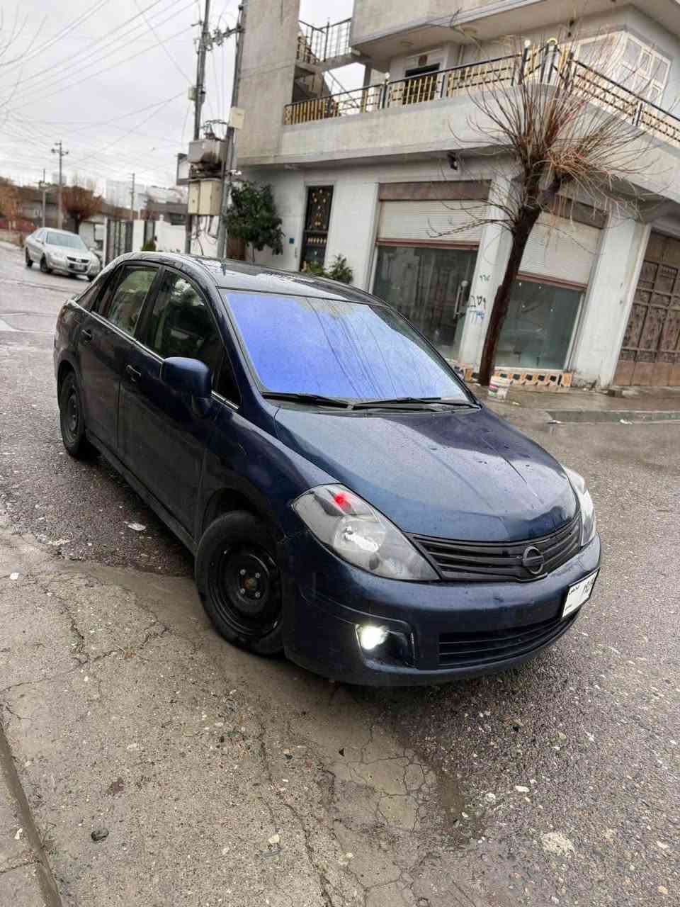 سلاوی خواتان لێبێت 
نیسان ڤێرسای ٢٠٠٩ سندوقی سەیارەکە علوجه بەس براوەو  موس نیە چەند پارچەیەکی بۆیاخە بەبێ ناو من بە عیزام دەیفرۆشم واتا سه قف و شاني بە شەرتە و  به شه رتي گير ومه كينه و ته بريد و گەرمی بە شەرت و تايه و ويلی لوك تازه بۆم كريوه هیچ  مەسرووفێکی تێدا نیە هی ماڵە   ٤٧$مه جالي تدايه      
***********
***********
ڤایبەر و  واتسئەپ بشدار, السليمانية
