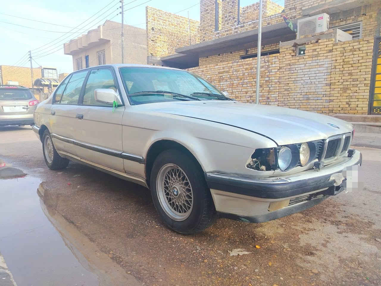 السلام عليكم
#سيارة للبيع نوع { BMW 735}..

#المواصفات
موديل 1992. 
لون فضي.
محرك وگير ڤڤتي 3000. 
تحويره كامله مكفوله.
مكفوله من الگص والضربه والگلبه. 
كهربائيات جاهزة.
حدادية 75٪. 

#الشرعيات
رقم بصرة دولي شرط التحويل.

#الموقع
العمارة _ حي الجامعي.

#السعر
(33) ورقة قابل للتفاوض. 

للاستفسار اكثر الاتصال على الرقم. 
***********

#محمد_الدراجي_لتجارة_السيارات.
