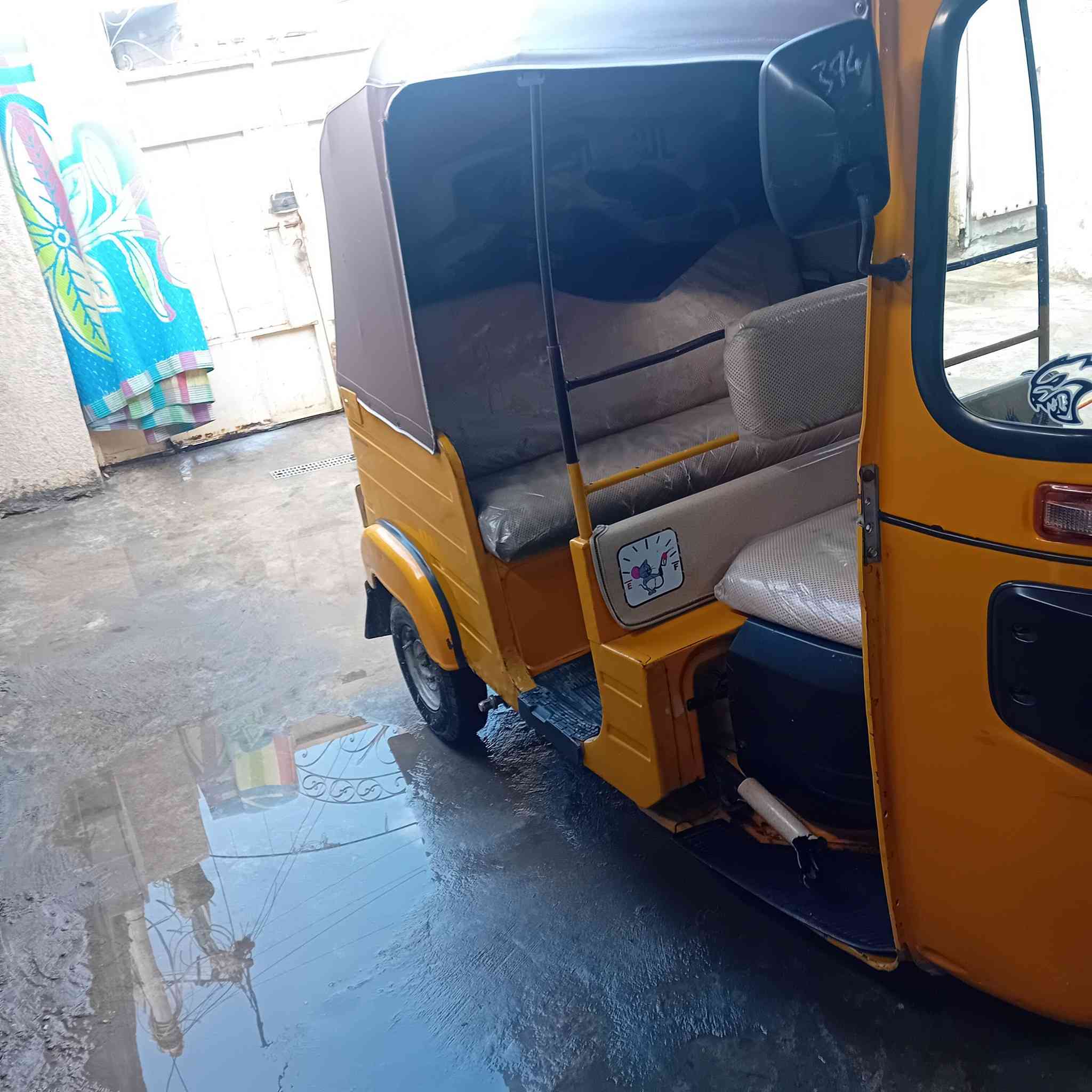 سلام عليكم تكتك للبيع ١٩ داخله بل ٢٠ مابيهه اي ضربه بسمي بغداد بشعب سعر ٦ وربع وبيهه مجال قليل ***********
