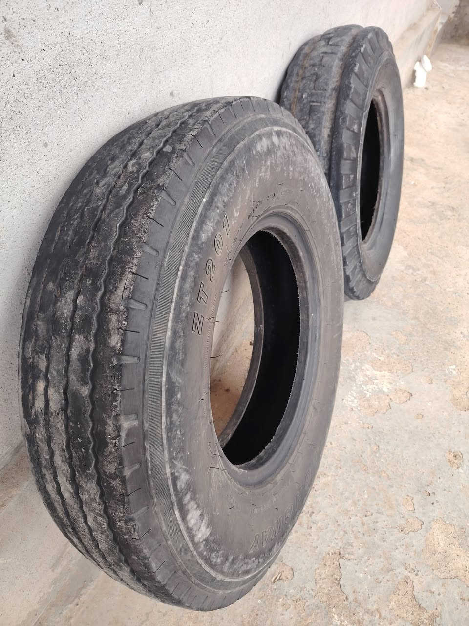 للبيع حجم ٧٥٠على١٦ نضيفات ***********
