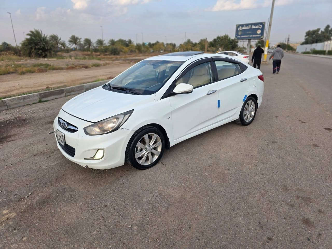 السلام عليكم اكسنت موديل ٢٠١٣  رقم اربيل محرك ١٦٠٠ بيها شبر باب السايق بدون دواخل  بارد مكان واحد. مكاني اربيل مواصفات سلايت .تحكمات ستيرن. شاشه.ويل كب عدد٥...السعر ٩٣. رقمي ***********
