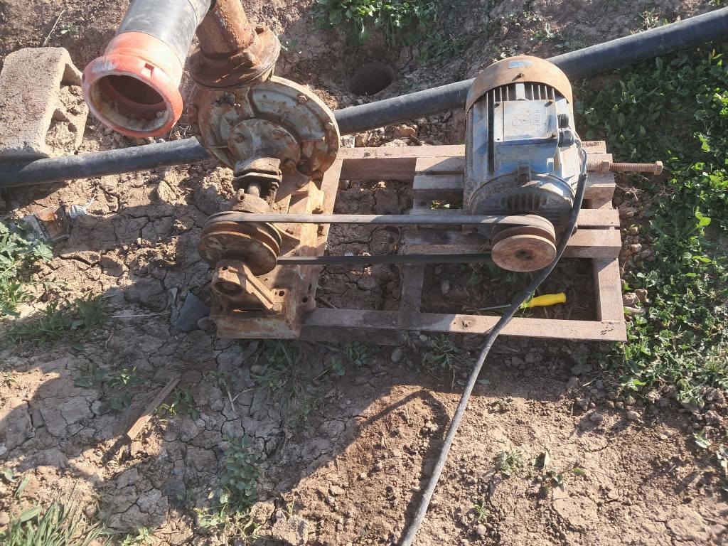 سلام عليكم للبيع موطور كهربائي ١٥حصان وخنزيره اربعه × اربعه  الاستفسار يتصل ***********
المكان صلاح الدين دجيل
