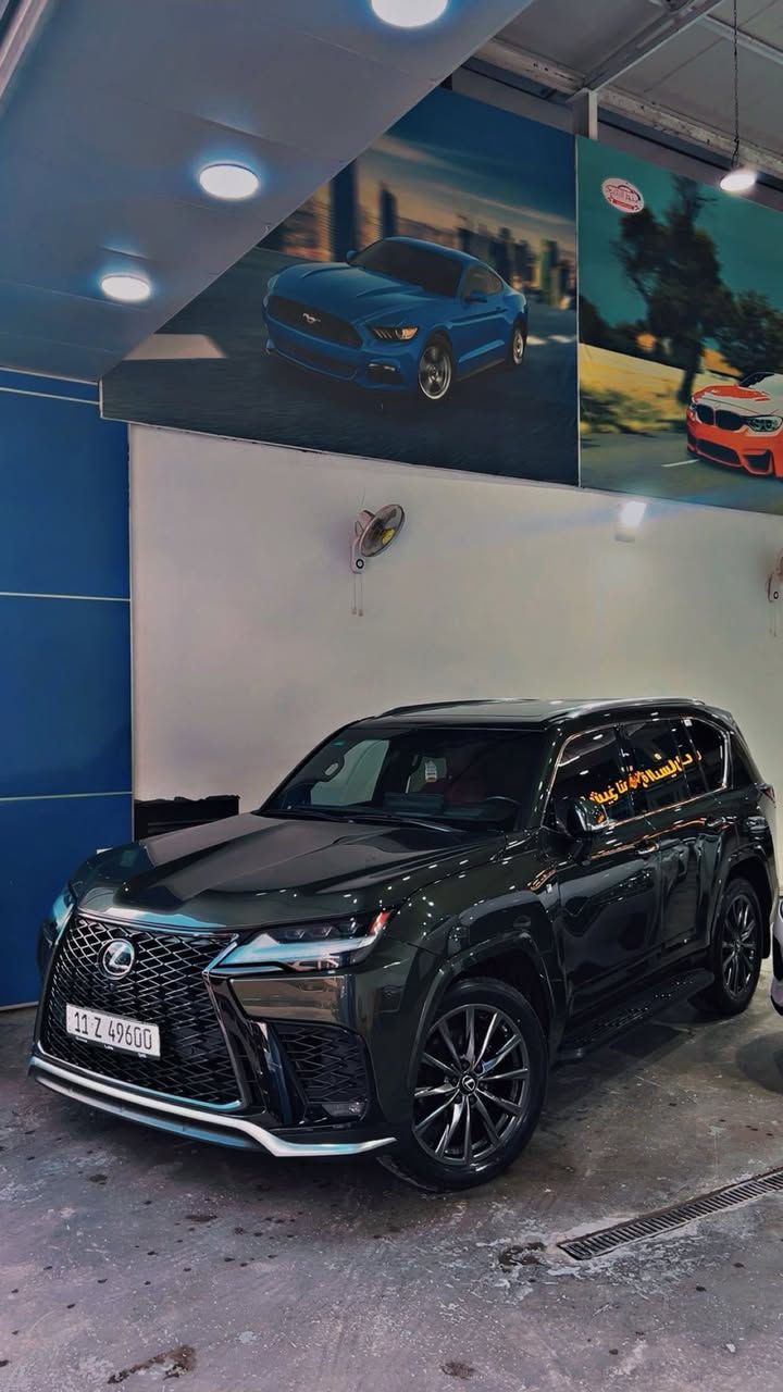 السلام عليكم 
لكزس 2023 
F SPORT F1 

ضمان شركه ساز مغلفه PPF

كفاله عامه 
لون زيتوني مميز 
مواصفات 
داخل احمر 
كامرات 
رادارات 
بوب شفط 
فول مواصفات معروفه مواصفات الـF1 

السعر 122,000 الف دولار وبيها مجال 

عنواني زيونه 

 للاستفسارا واتساب او خط 
***********
