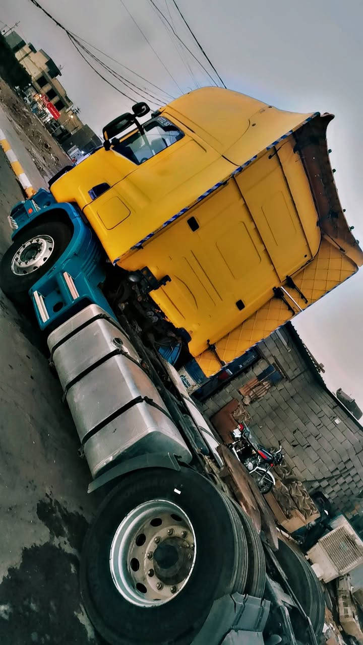 سلام عليكم سكانيا الفينيه بومه موديل 2000
كير مكينه انجكتر شاصي مكفولات كفاله تخم تاير ب لسنويه براد ***********
