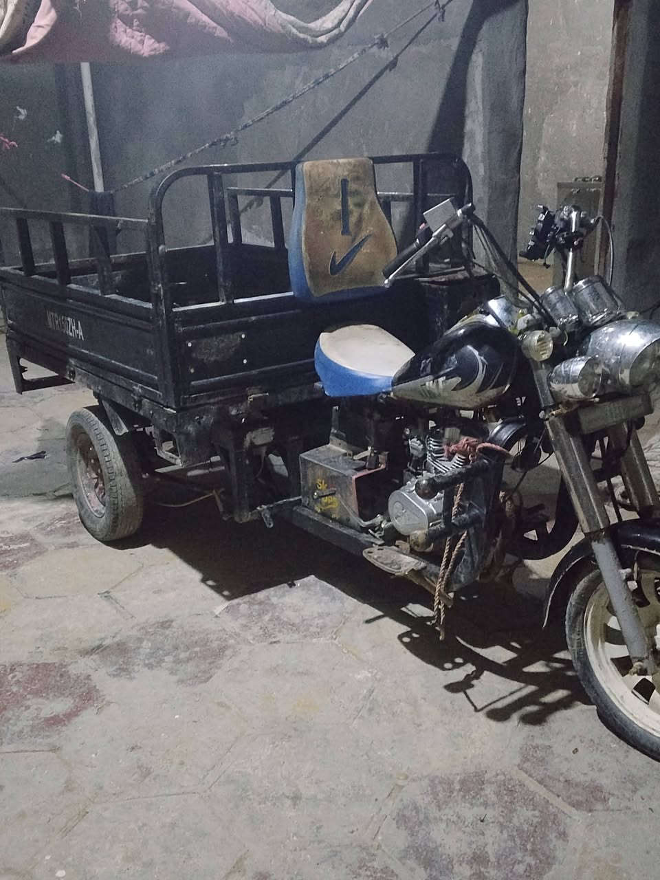 السلام عليكم ستوته للبيع موديل 13 رقم ابيض ***********
