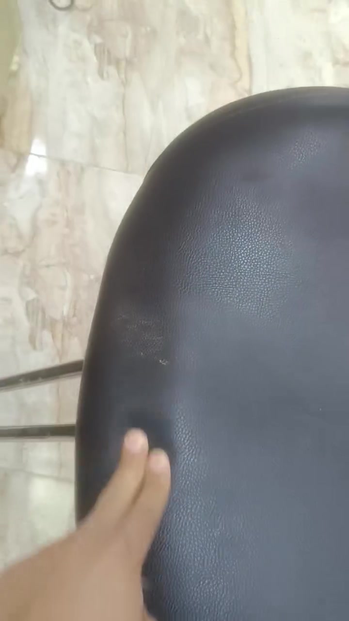 السلام عليكم ورحمه الله
كراسي حلاقه عدد 2 سعرهن 230 نضيفات كلش مابيهن عطل مكاني ديالى 
***********

