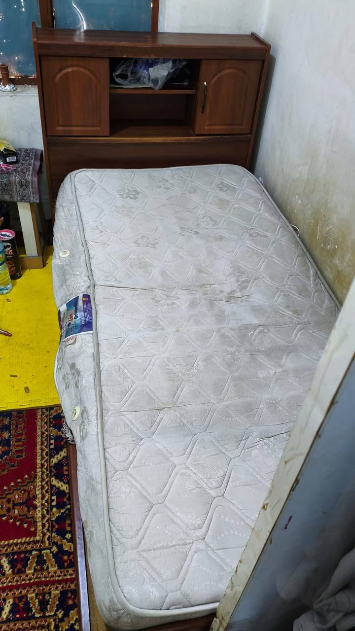 للبيع اغراض مستعمل
العنوان تيراوا تقاطع شارع الاطباء 
للتواصل على الخاص او رقم ***********
