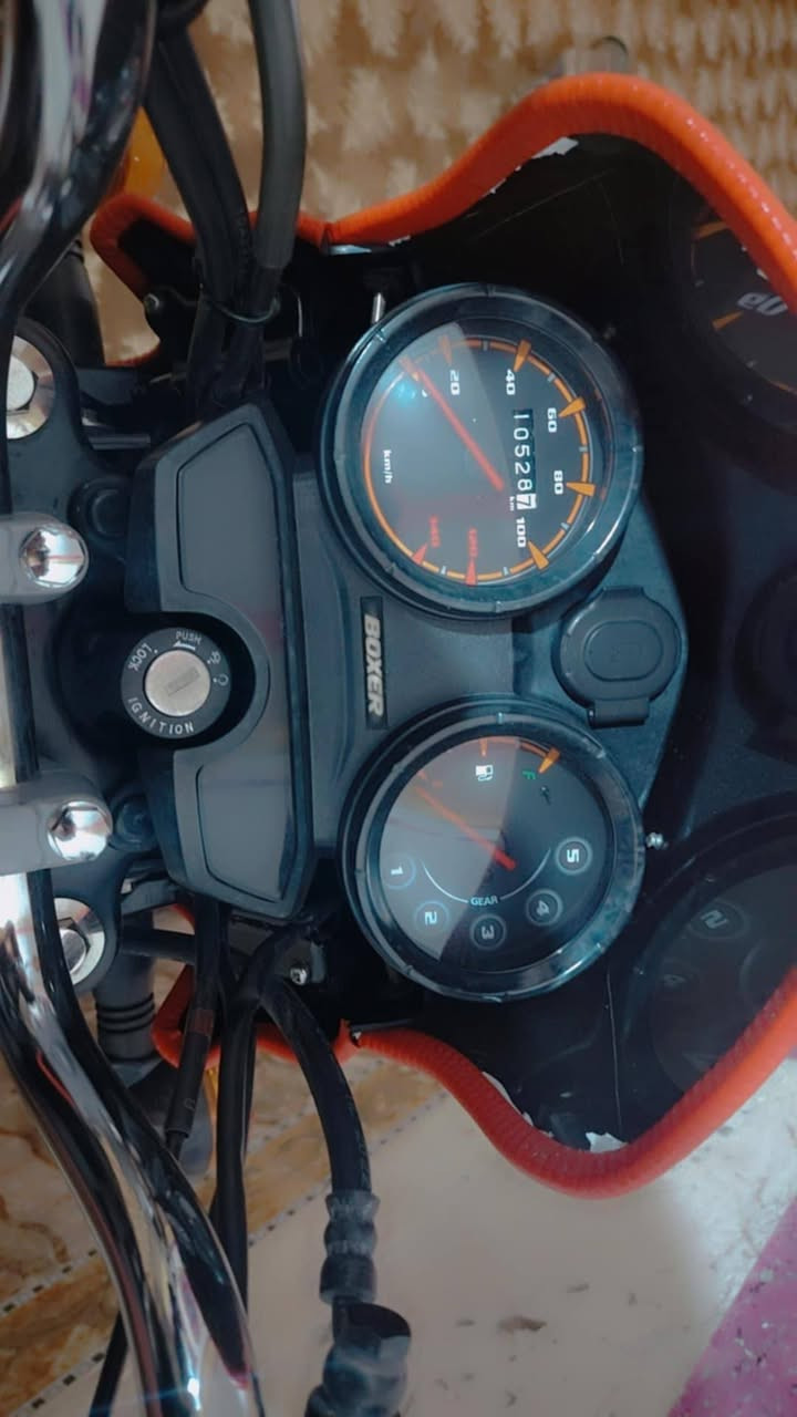 سلام عليكم دراجه بوكسر جبلي موديل 23زيرووو نضافه فول كاضيتها نوم بلبيت رقم نكليزي وسنويه لل30 شرط التحويل سعرها 2750وبيها مجال ***********
