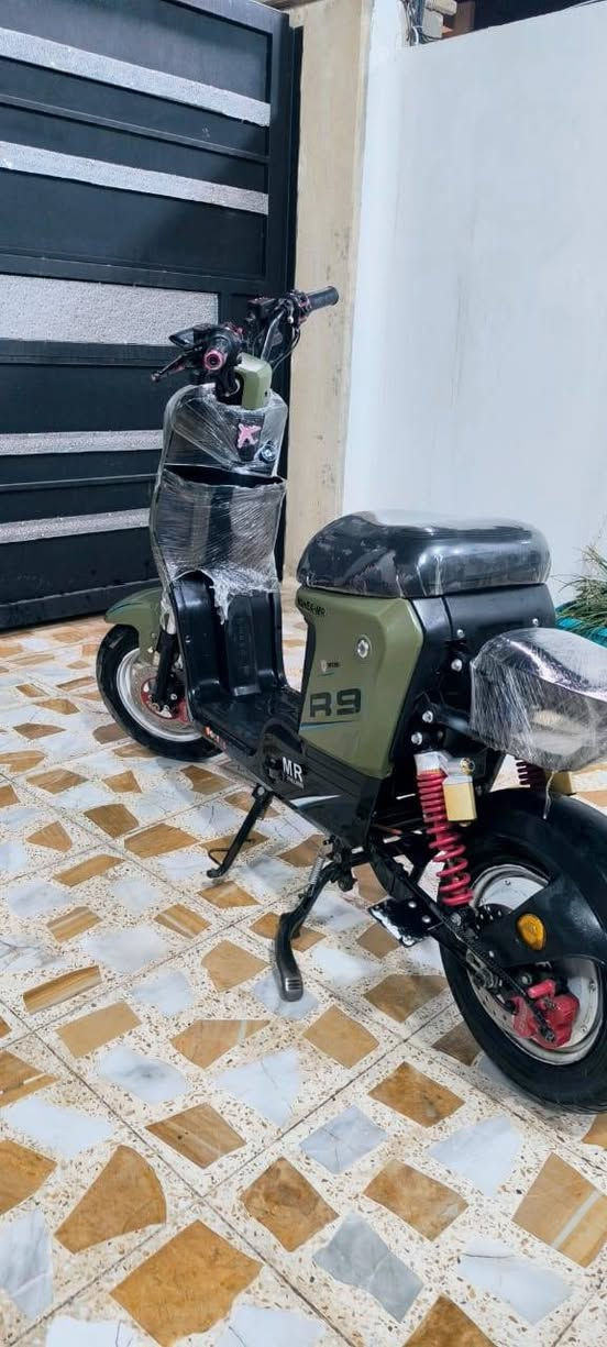 ار تسعه للبيع5 بطاريات 4 نمر سرعه 50 
بريكات شغاله دبلاات شغاله 
ماطور نضيف يمشيك 30 كيلو 
عنوان موصل ايسر حي الكندي 
سعر 275 بي مجال بسيط 
***********
