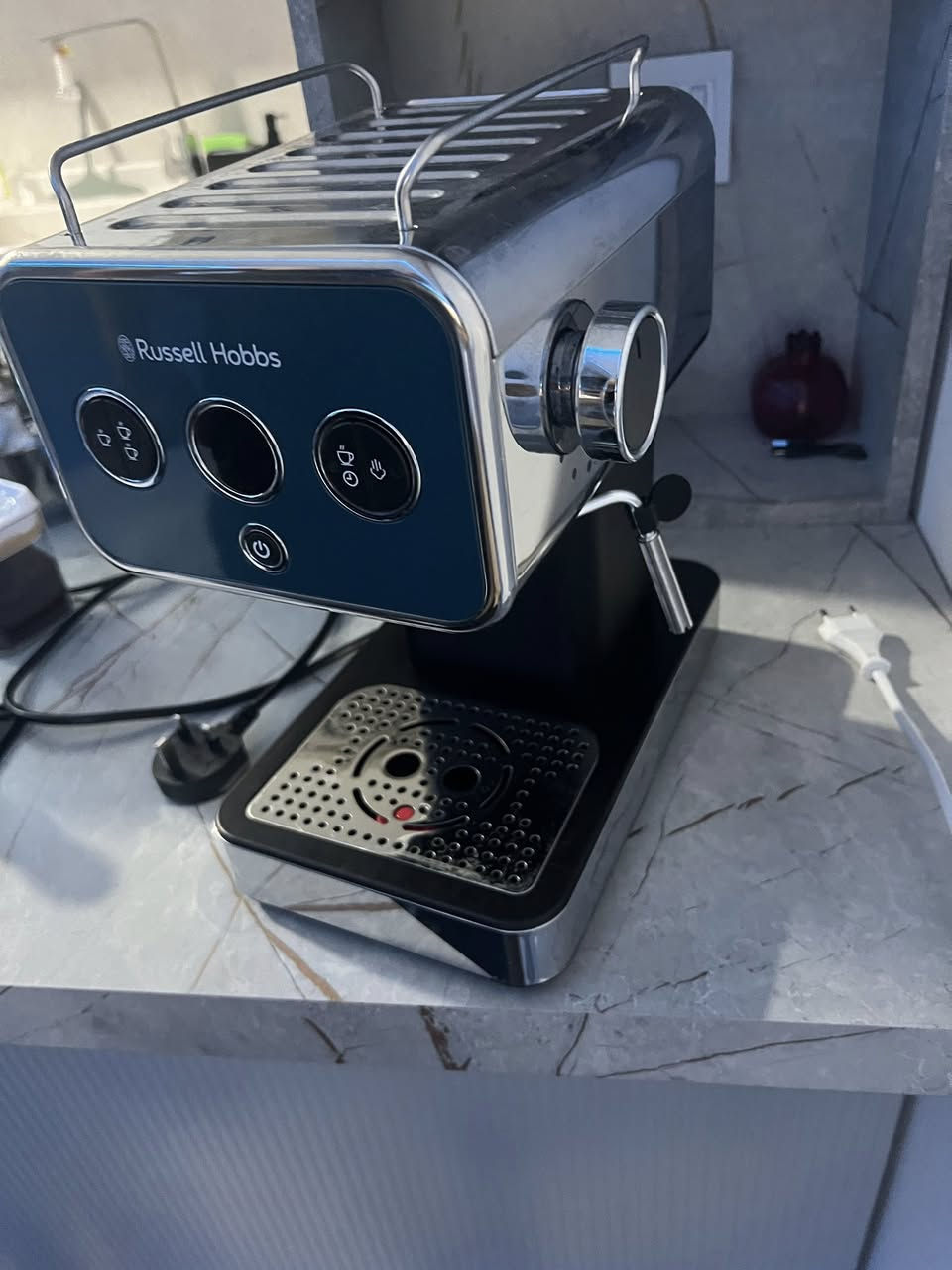 من رخصة الادمن مكينة اسبريسو ماركة russel hobbs كلشي شغال بيها ووياها عده كامله مال اسبريسو للبيع ب70 وبيها مجال بسيط


**إذا كنت صاحب هذا الإعلان وتريد حذفه لأي سبب، رجاءا أرسل رسالة إلى الدعم الفني**