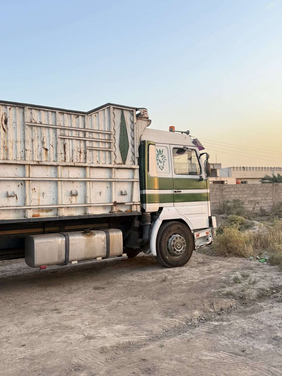 سلام عليكم اسكانيا بطه موديل 96  مكينه 143 /500 بم عادي مجموعه ام الفلتر حديث رقم كركوك مقطوره ب السنويه 
عنوان بغداد بسمايه جرف النداف مكلف بلنشر 
غير متواحد ع الفيس 
***********
