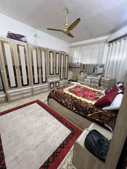 🏠دار للبيع 🏠
__
⭕العنوان:حي الفرات 
  ⭕️خلف؛اسواق الجوهره 
⭕موقع مميز _
____
🌿طابوصرف 
🌿طابقين 
🌿عكاده
🌿عل شارع 15

♦️المساحة 121م
♦️الواجهة  : 10متر
----------------
                     
تفاصيل الدار 🏠
___
🌿غرف نوم عداد3 💯
🌿صالة عداد2
🌿مطبخ 
🌿استقبال 
🌿مجمع صحي 

    
   #مكتب_صناع_المال_للعقار 
عنوان المكتب
الفرات شارع الصب قرب التسفيرات 
للاستفسار مراجعة المكتب اولاتصال على الارقام 
***********
***********
