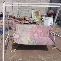 مرجوحة • حديد قوي